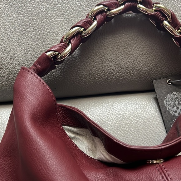 NWT Vince Camuto Lyona Leather Hobo Bag in Cranberry with dust bag - Picture 5 of 12